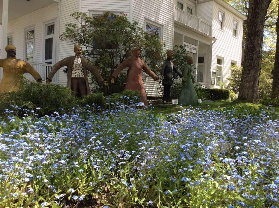 Baptist Hose Statues.jpg