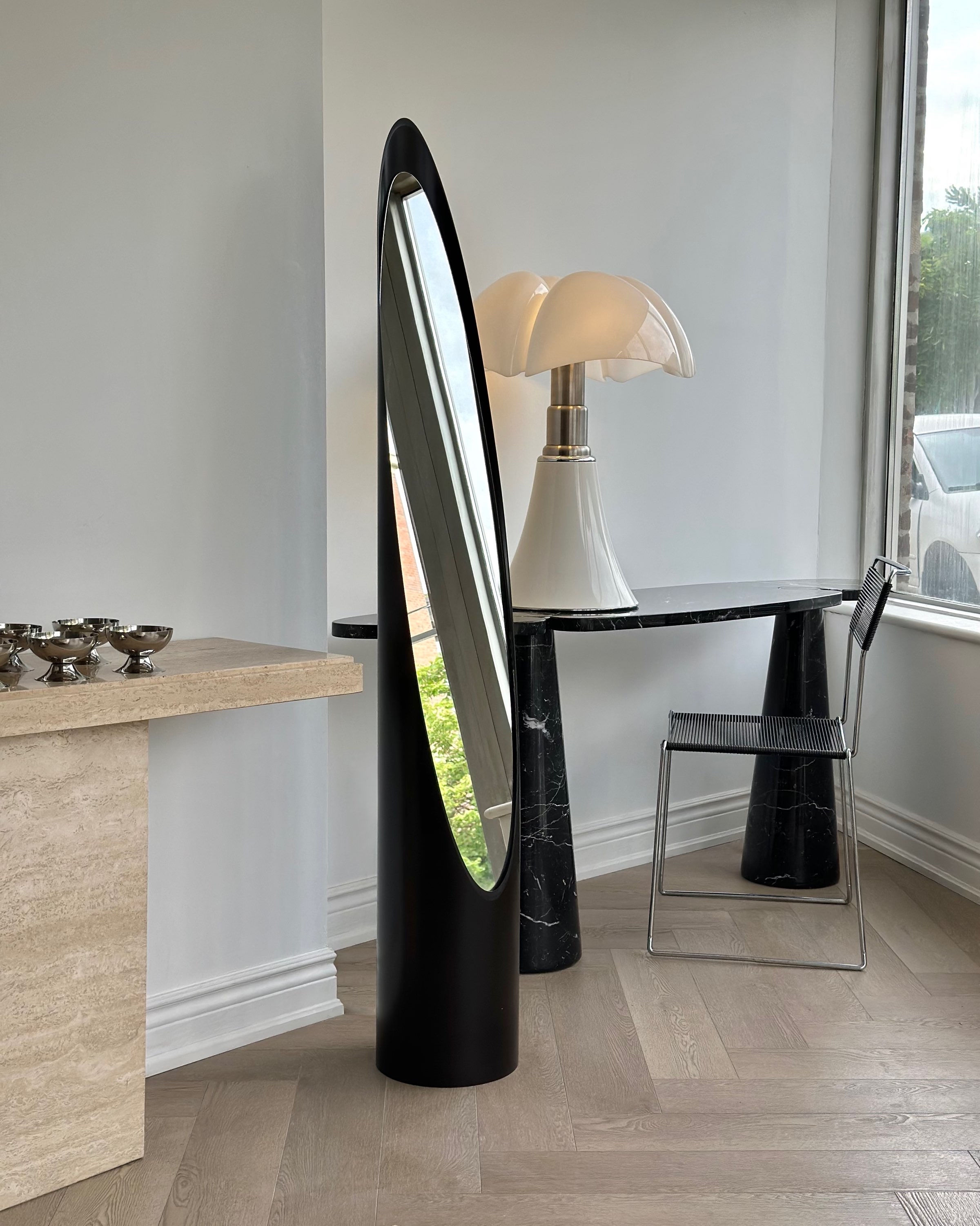 Roger Lecal-style Lipstick Mirror