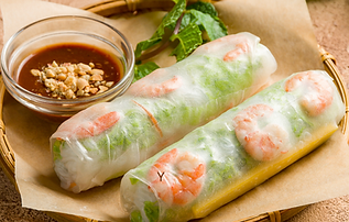 Rice Paper Rolls with Avocado ang Veg