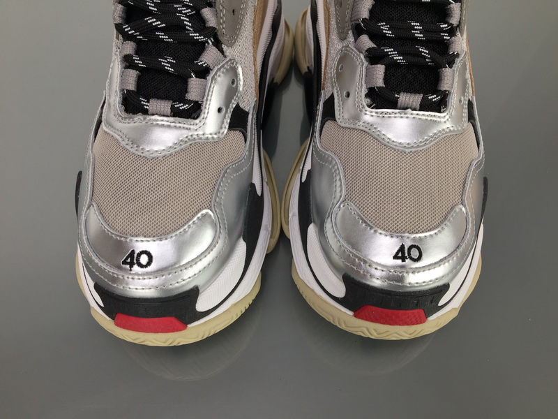 Miniatura: Balenciaga Triple S