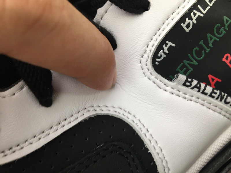 Miniatura: Balenciaga Triple S