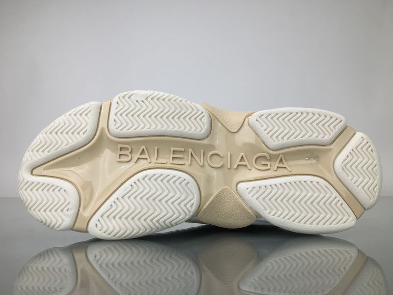 Miniatura: Balenciaga Triple S
