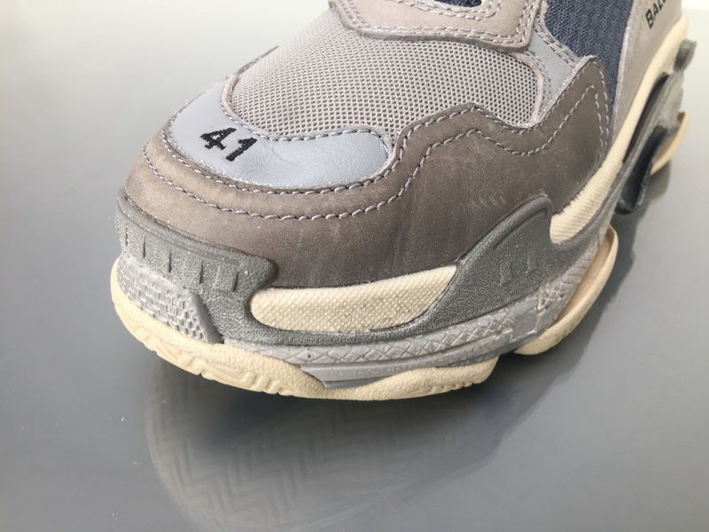 Miniatura: Balenciaga Triple S