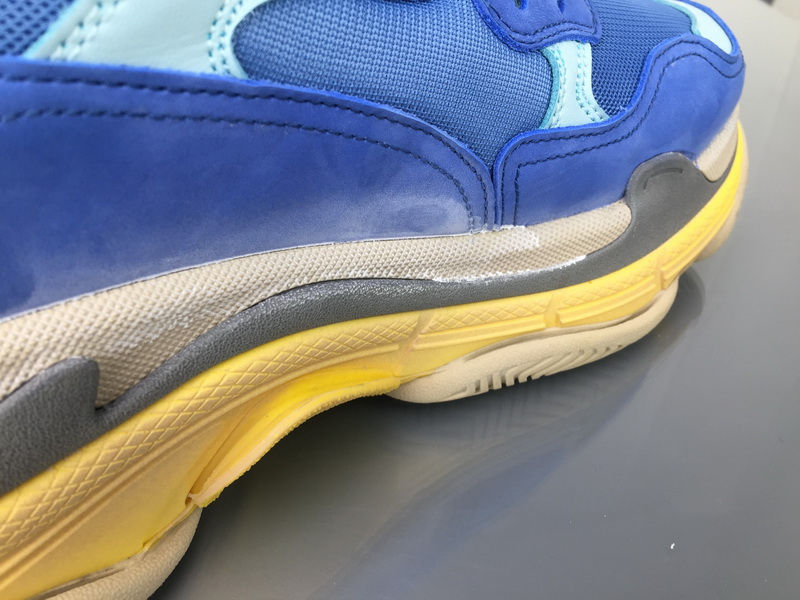 Miniatura: Balenciaga Triple S