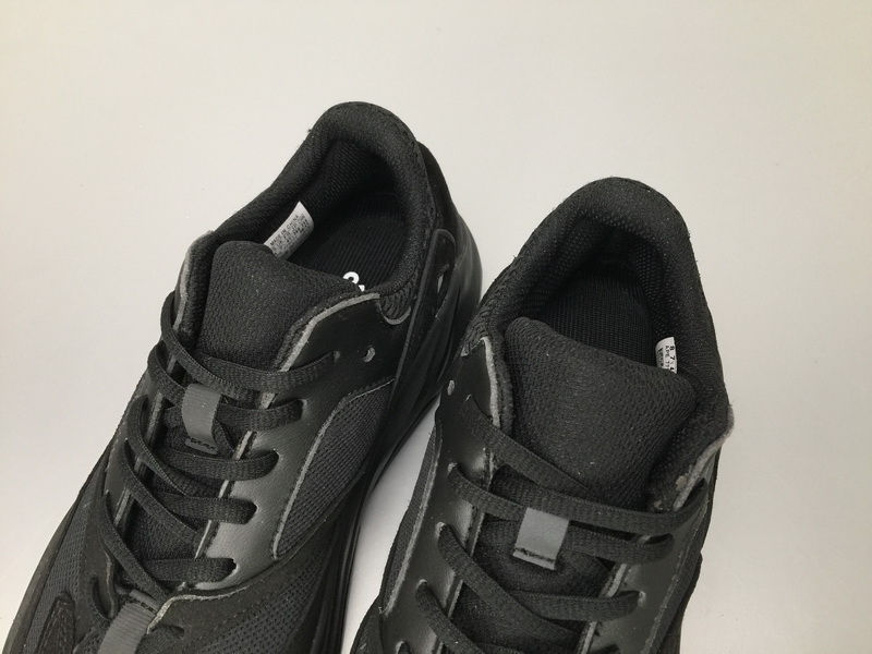 Miniatura: Adidas Yeezy Wave Runner 700