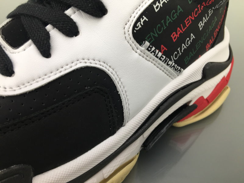 Miniatura: Balenciaga Triple S