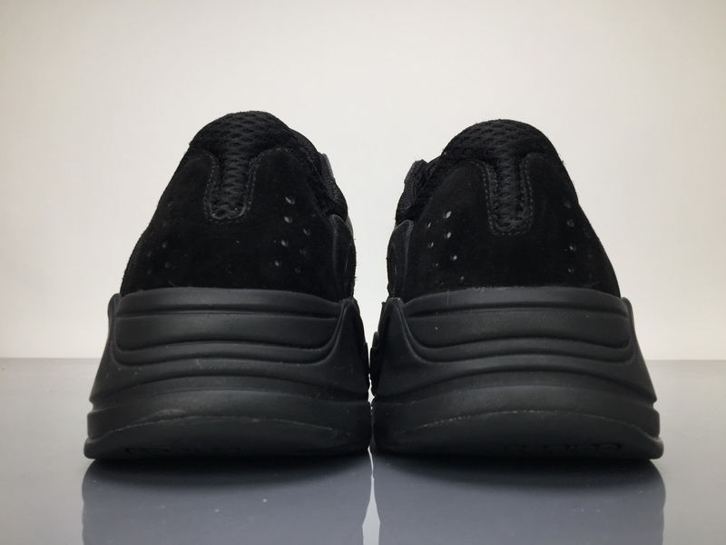 Miniatura: Adidas Yeezy Wave Runner 700