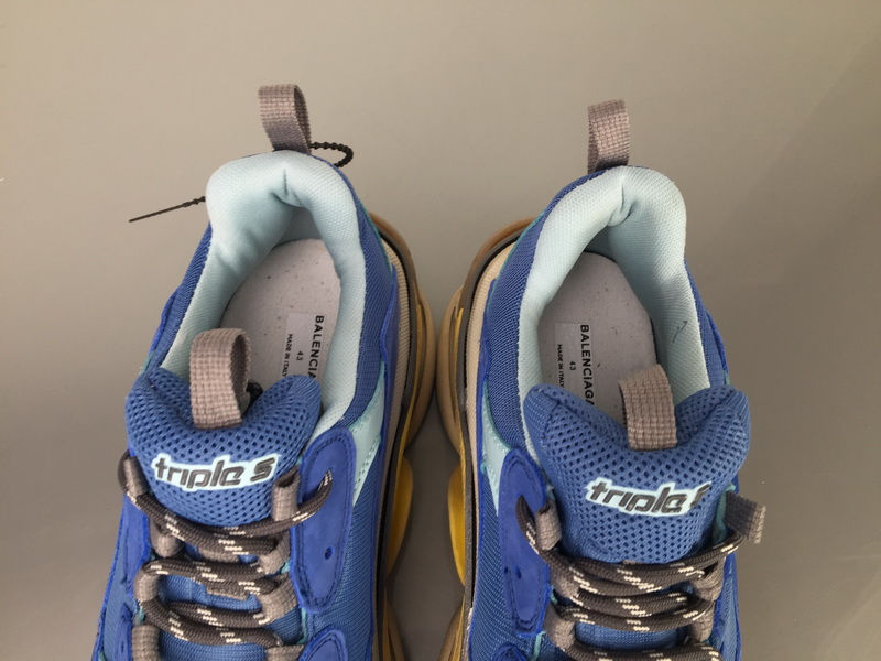 Miniatura: Balenciaga Triple S