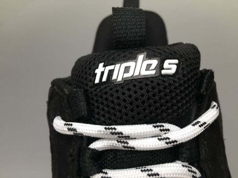 Miniatura: Balenciaga Triple S