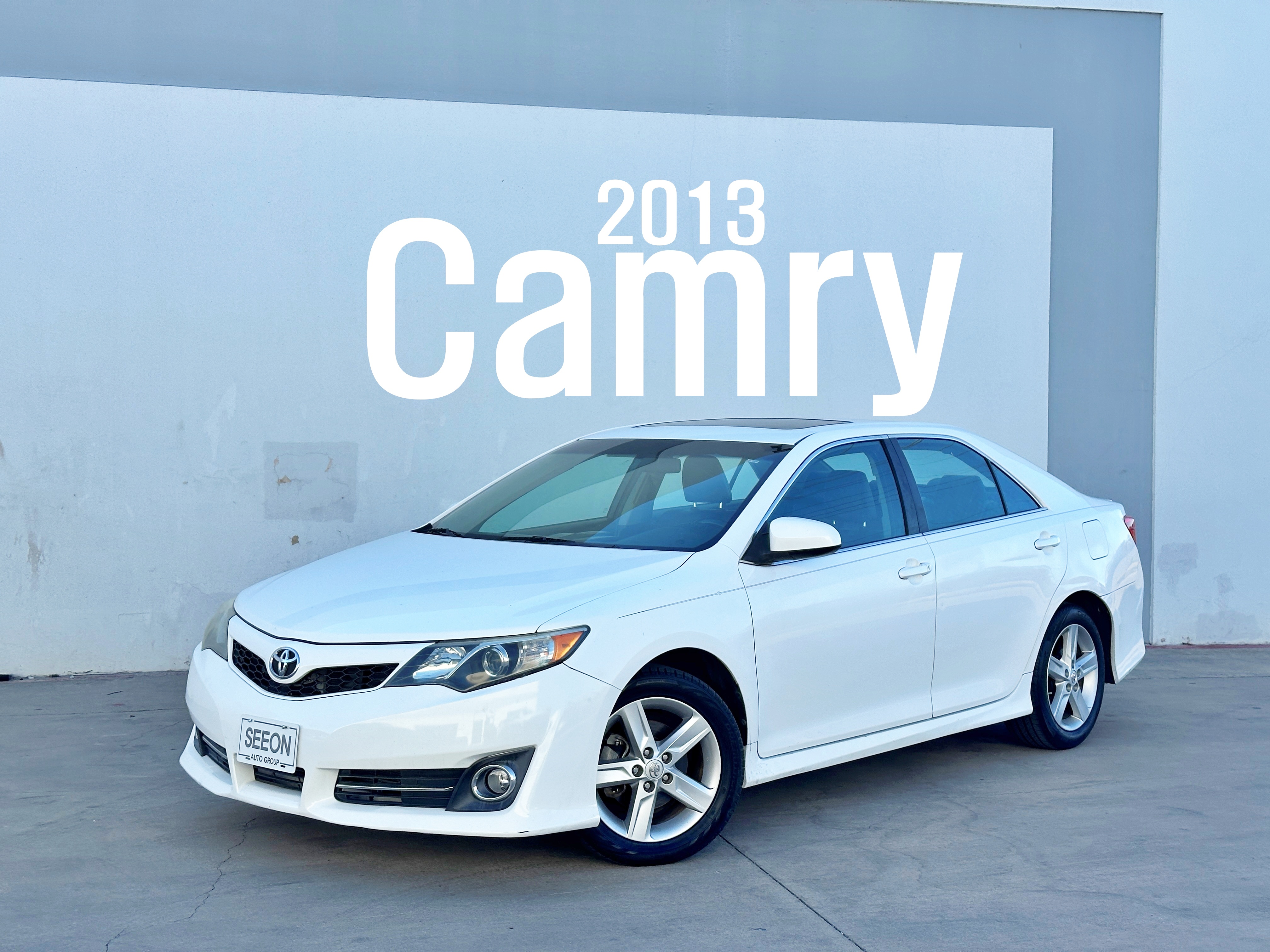 2013 Toyota Camry SE's photo