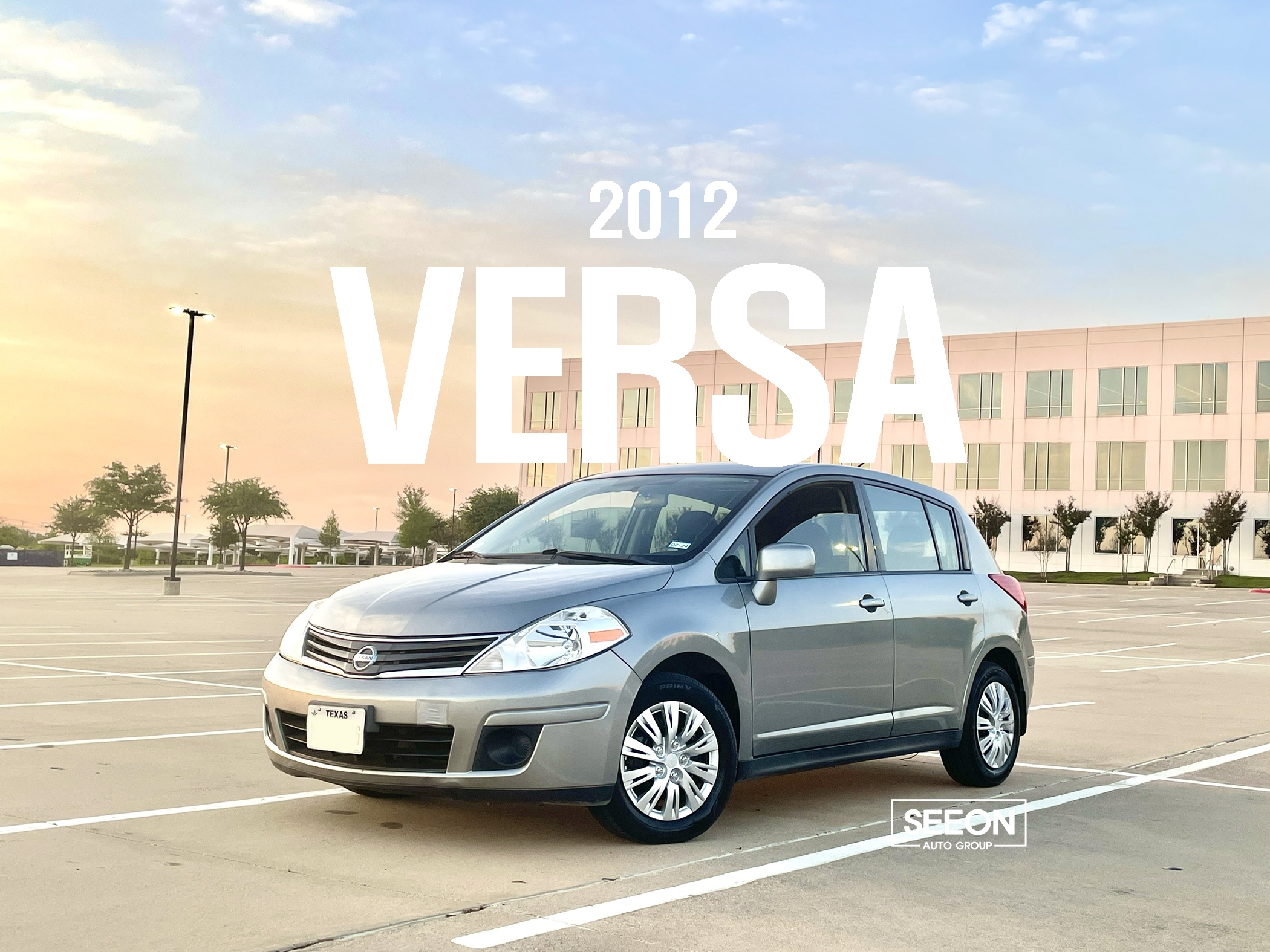 2012 Nissan Versa SL's photo