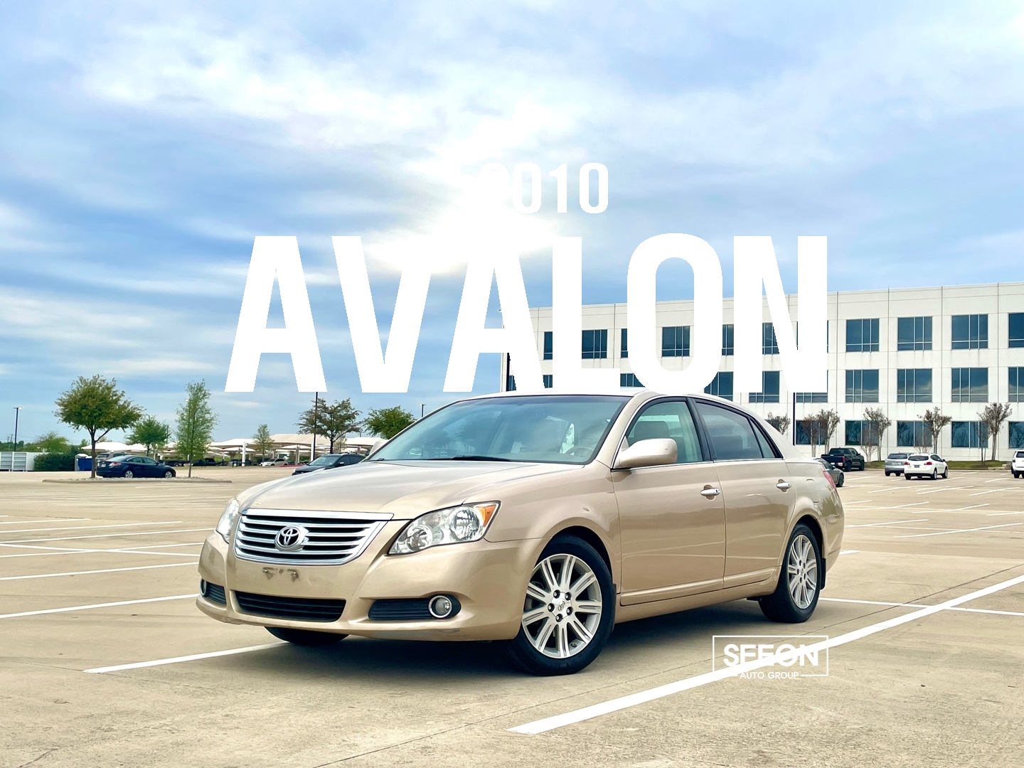 2010 Toyota Avalon XL's photo