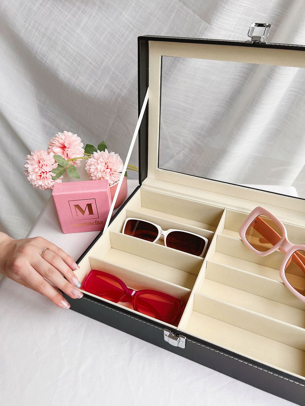Thumbnail: Sunglasses Organizer