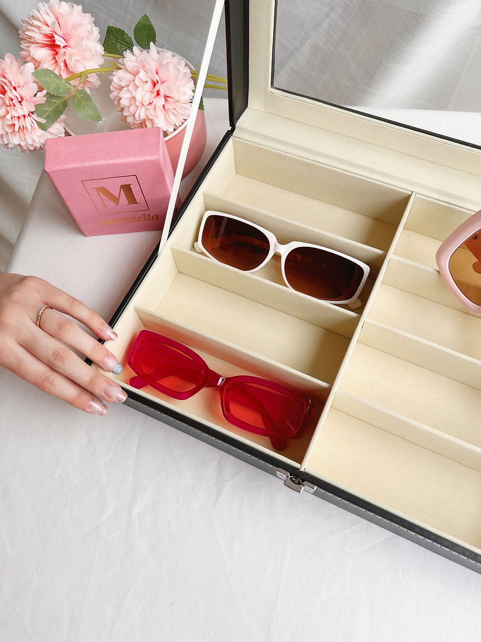 Thumbnail: Sunglasses Organizer