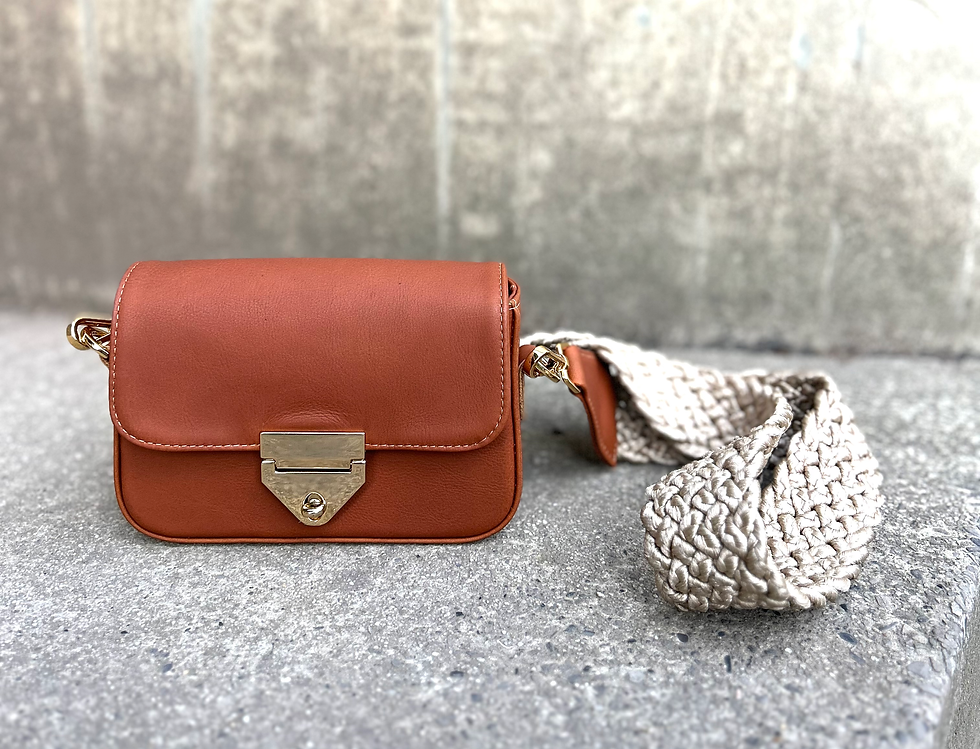 TAN ESSENTIAL CROSSBODY