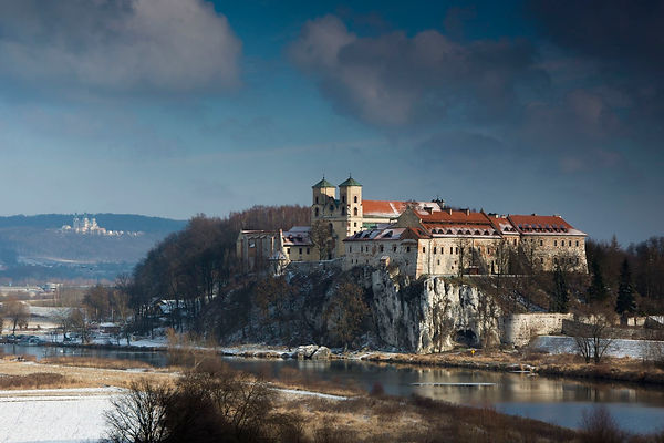 Opactwo_Benedyktynów_w_Tyńcu_w_zimowej_s