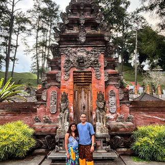 Sarongs adorned Tirta Empul