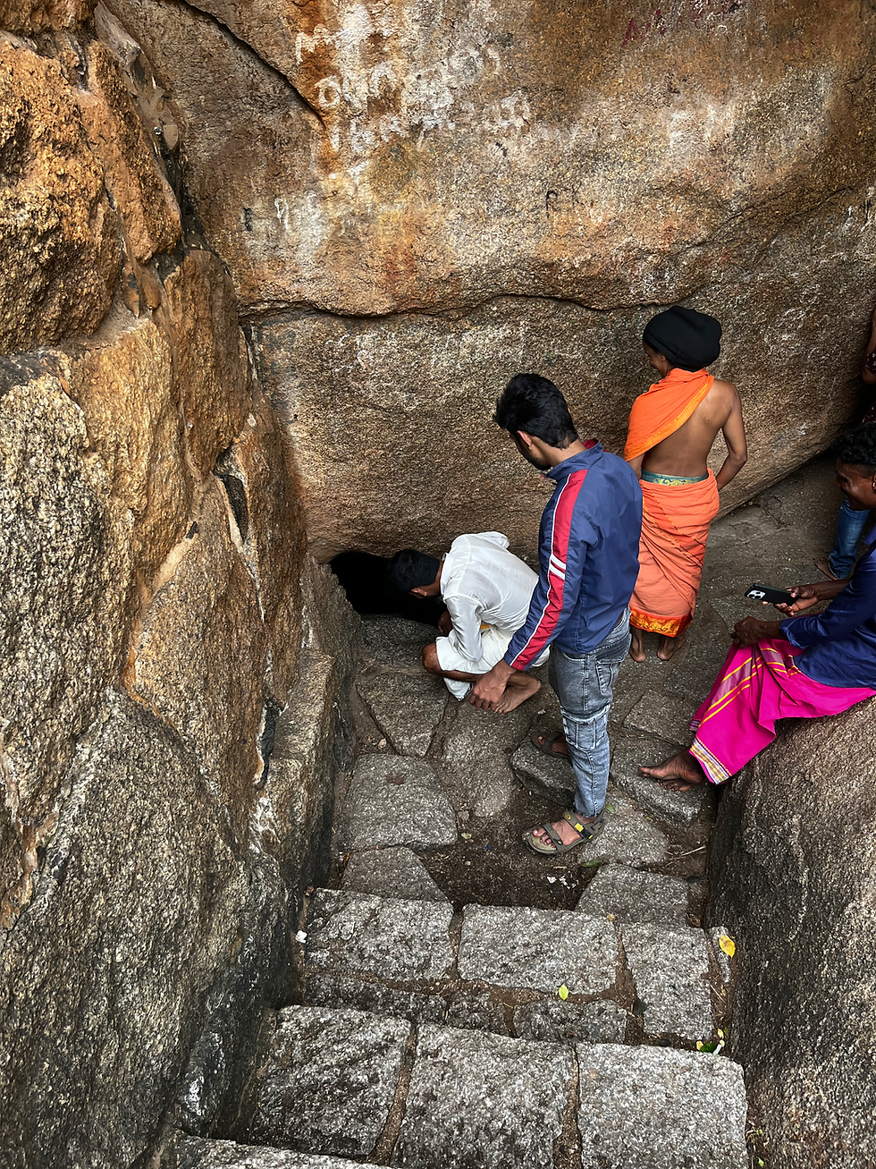 Onake Obavvana Kindi – A narrow passage that tells the story of one woman’s incredible bravery.
