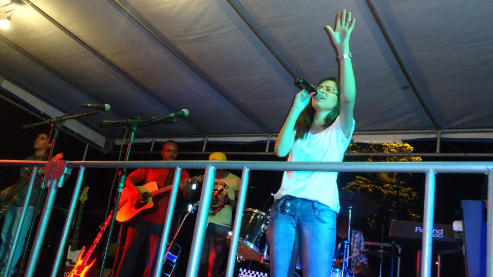 Cantora Bruna Santos