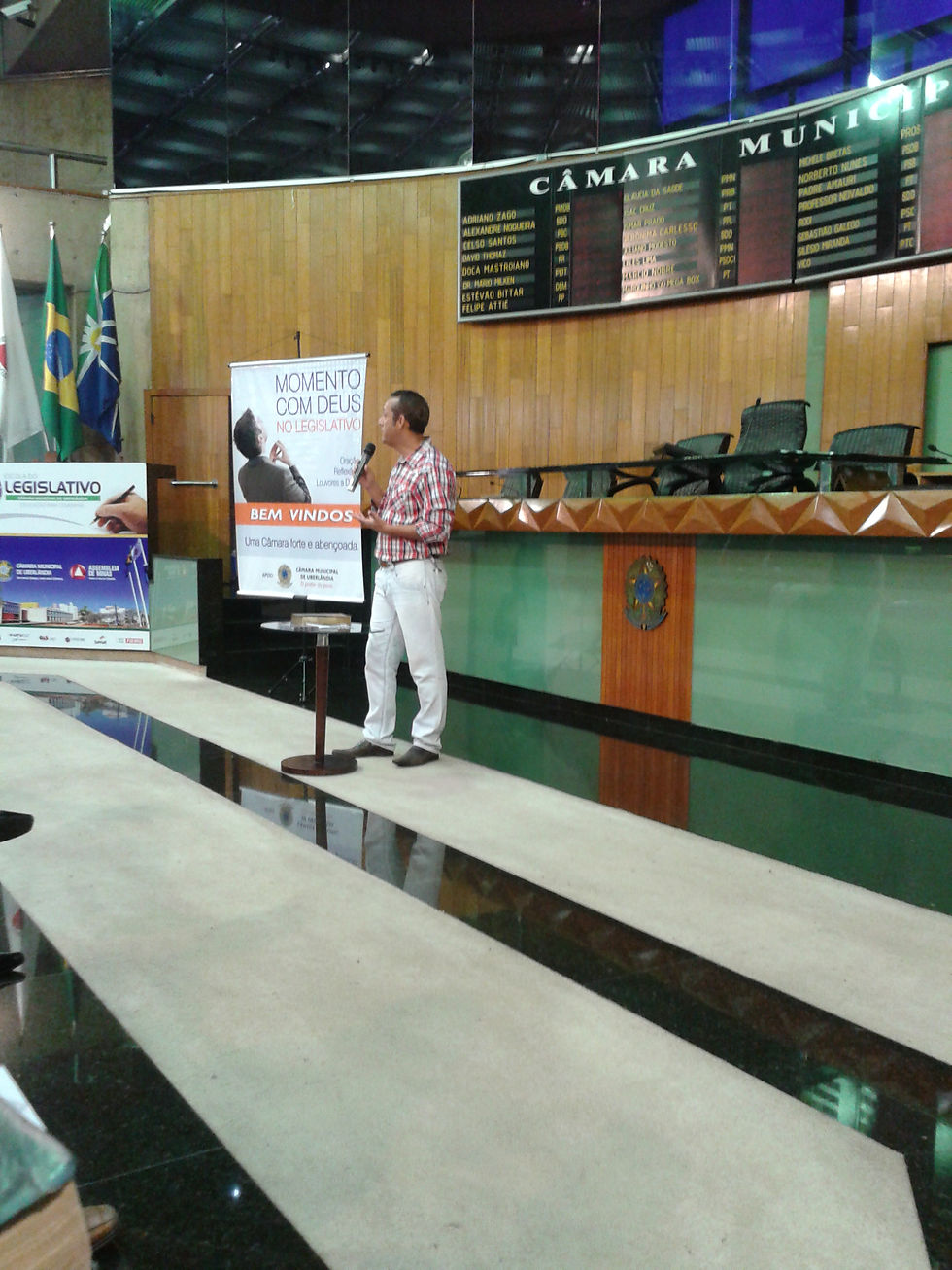 Cantora Bruna Santos