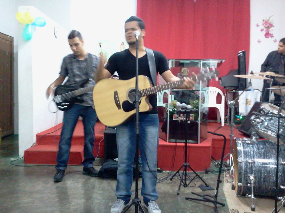 Cantora Bruna Santos