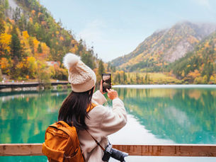 5 Ways to Retarget Fall Browsers and Turn Abandonment Into Bookings
