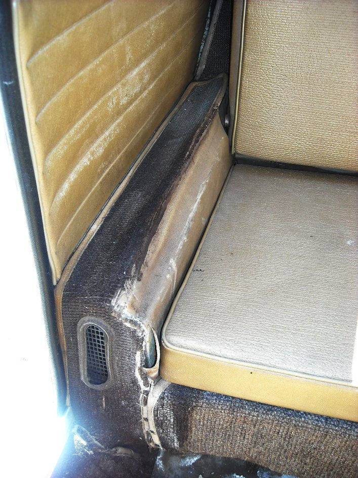 rightreararmrest.JPG