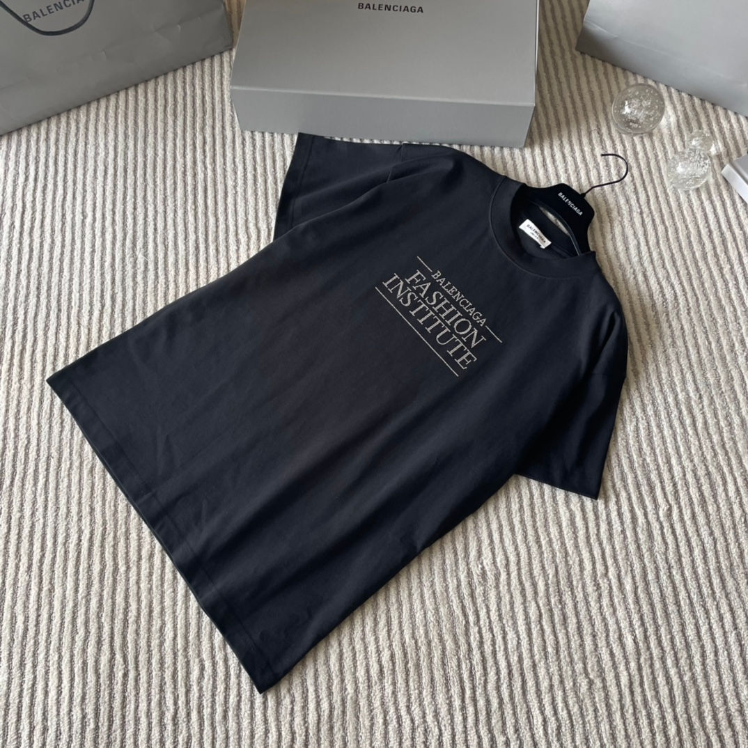 T-Shirt Balenciaga