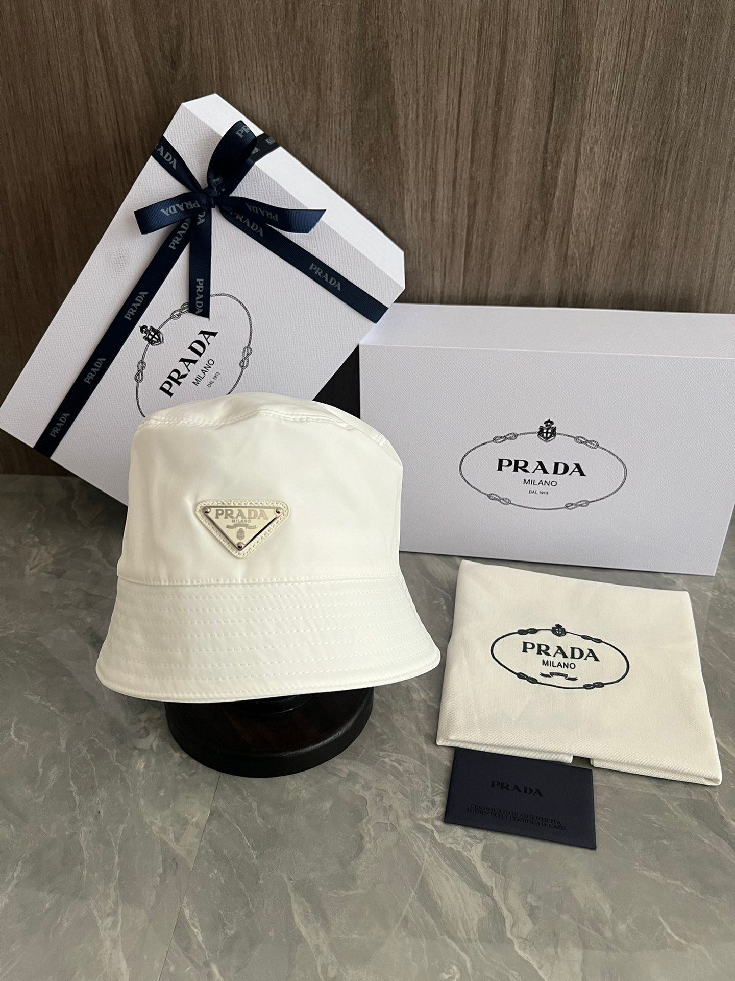 Cap Prada