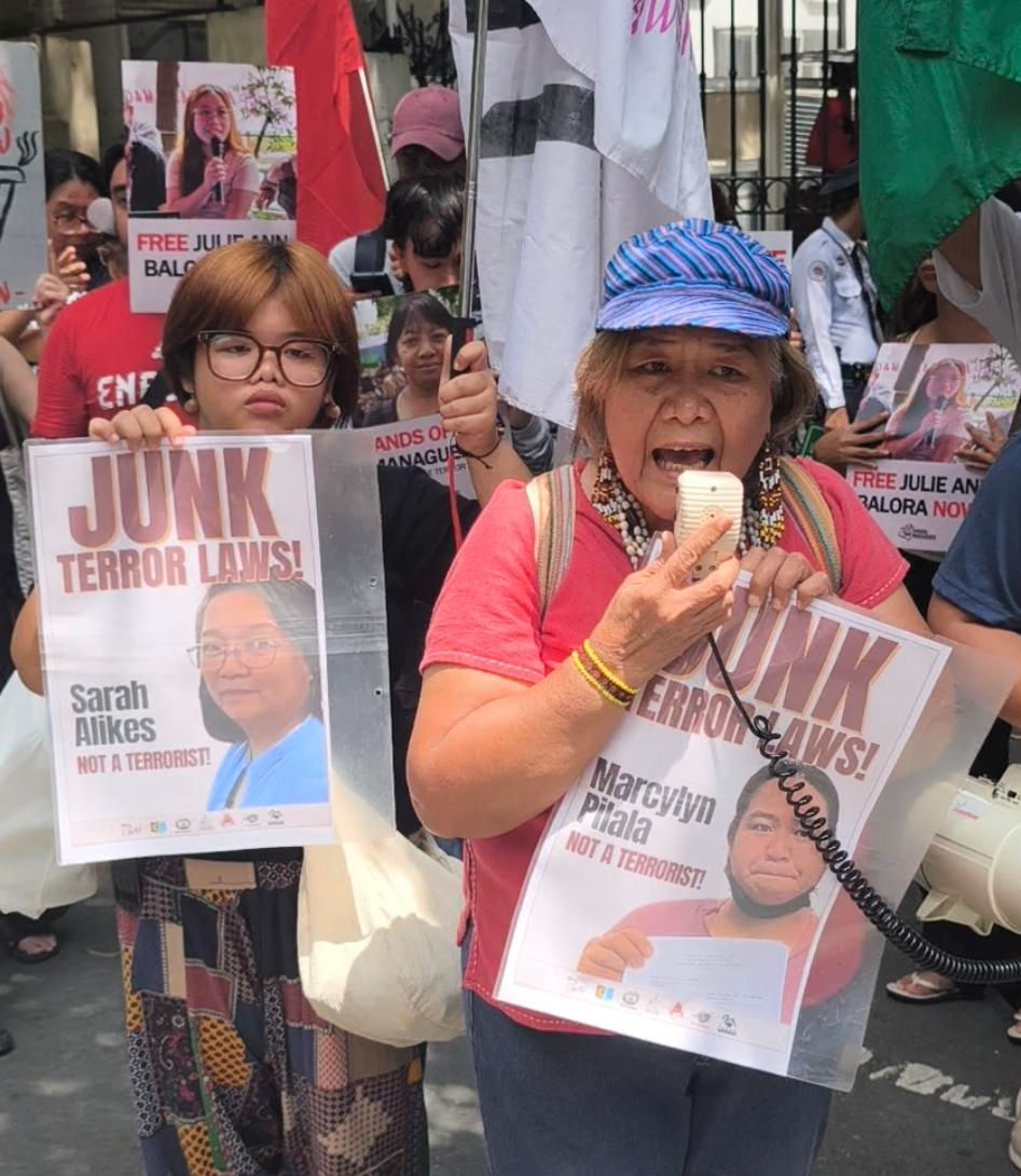 Kakay Tolentino of Bai Indigenous Women's Network speaks during the DOJ protest.
