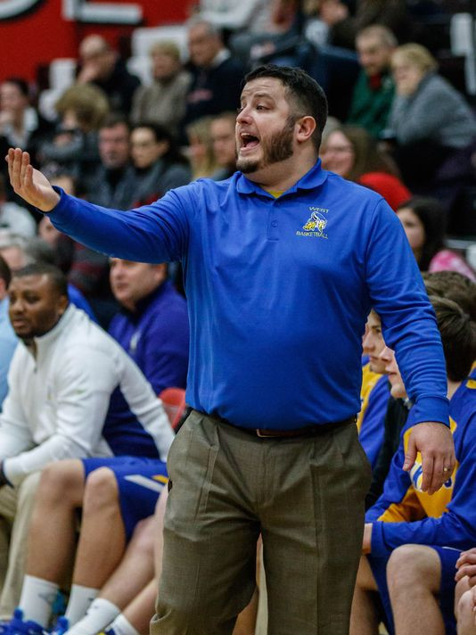 Brandon Mattox coaching in a game.