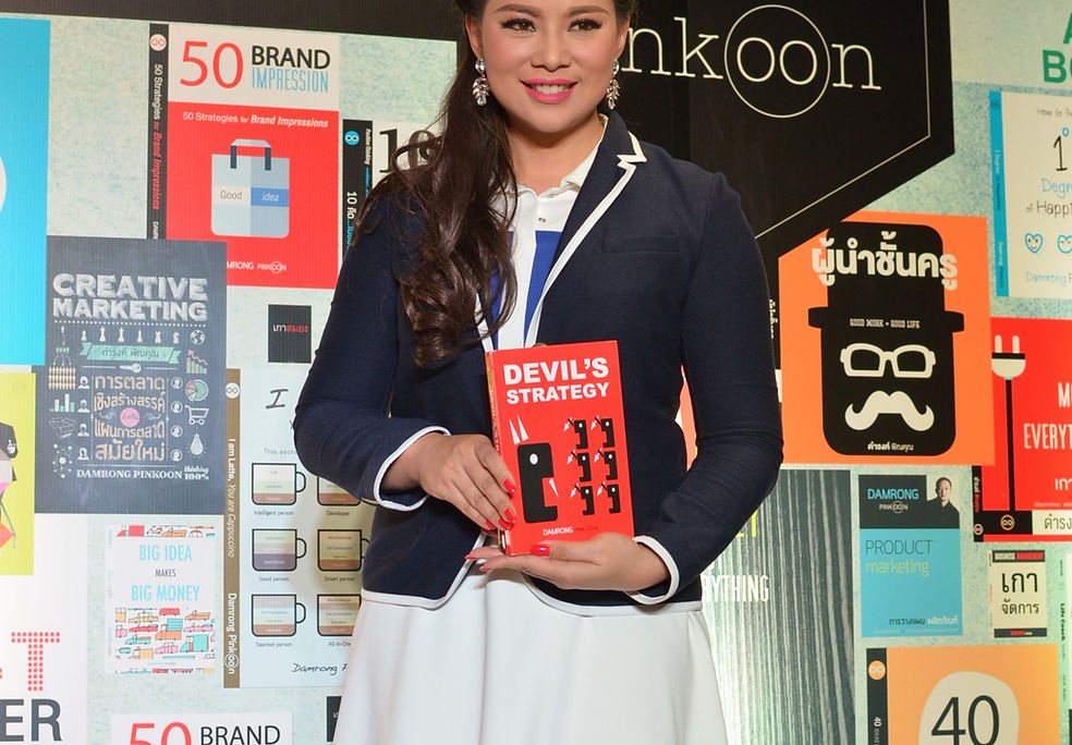 ดำรงค์ พิณคุณ เปิดตัวหนังสืออังกฤษที่ Asia Book 004