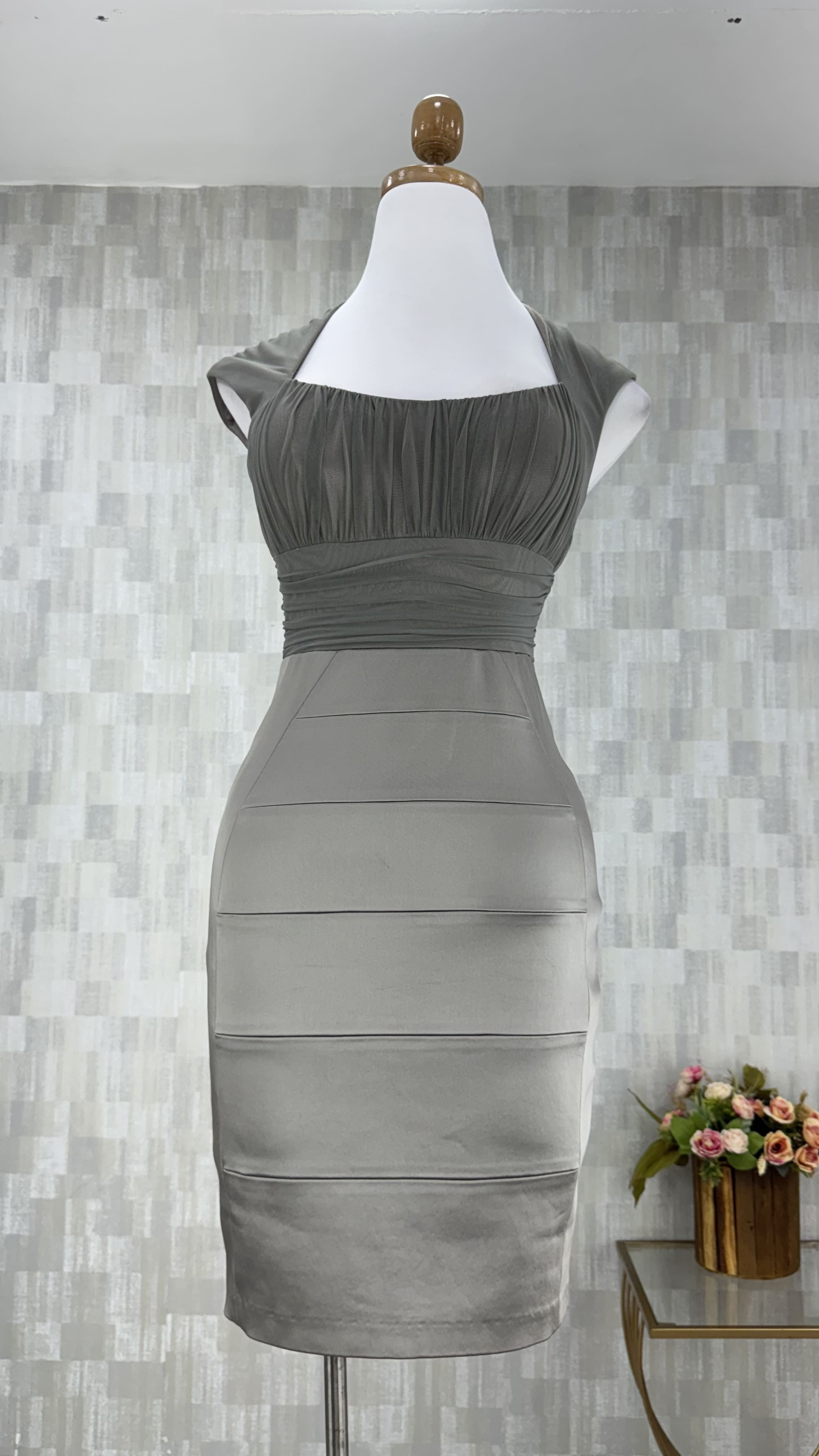 Vestido con pliegues