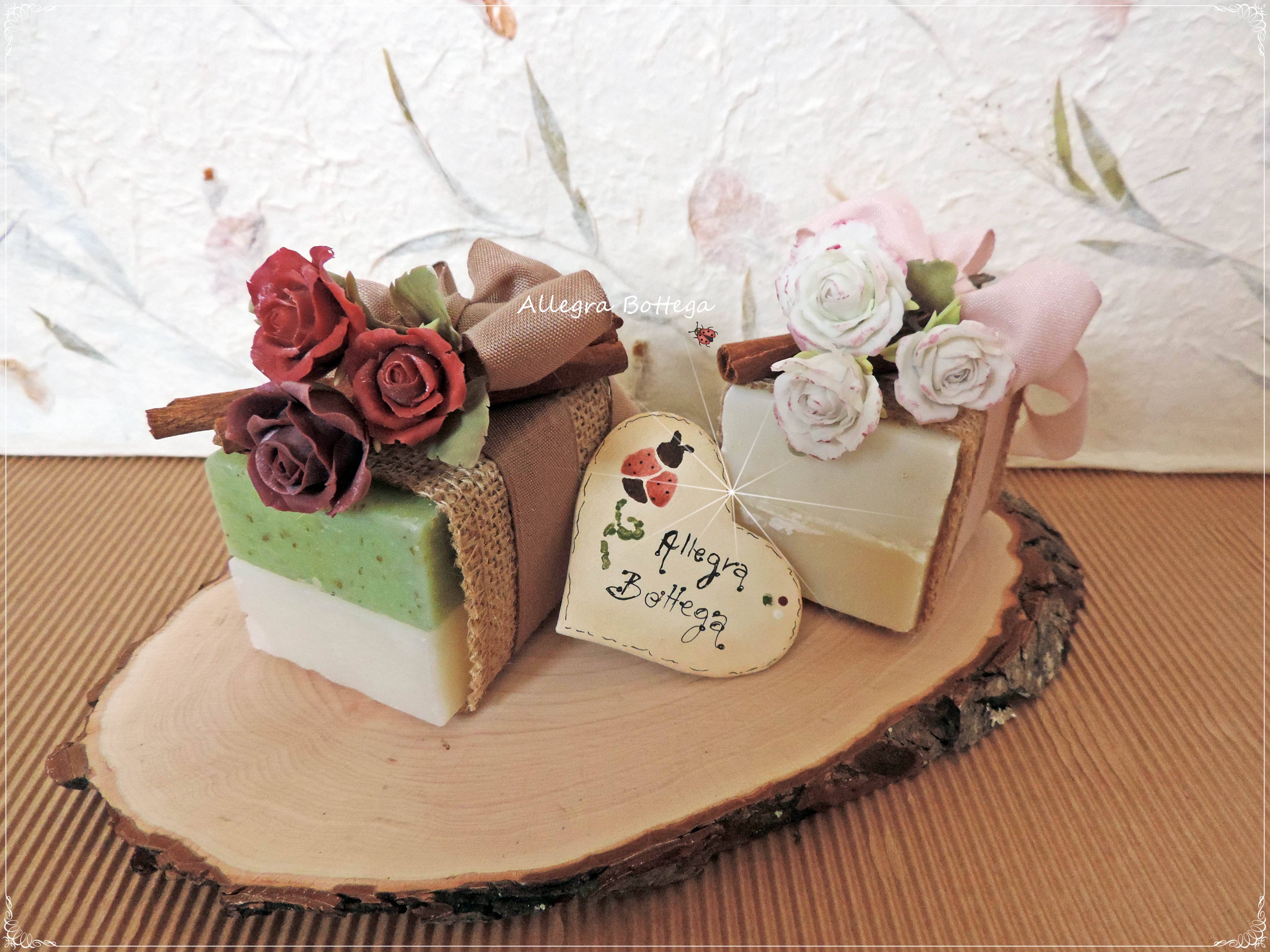 Saponette con rose in porcellana