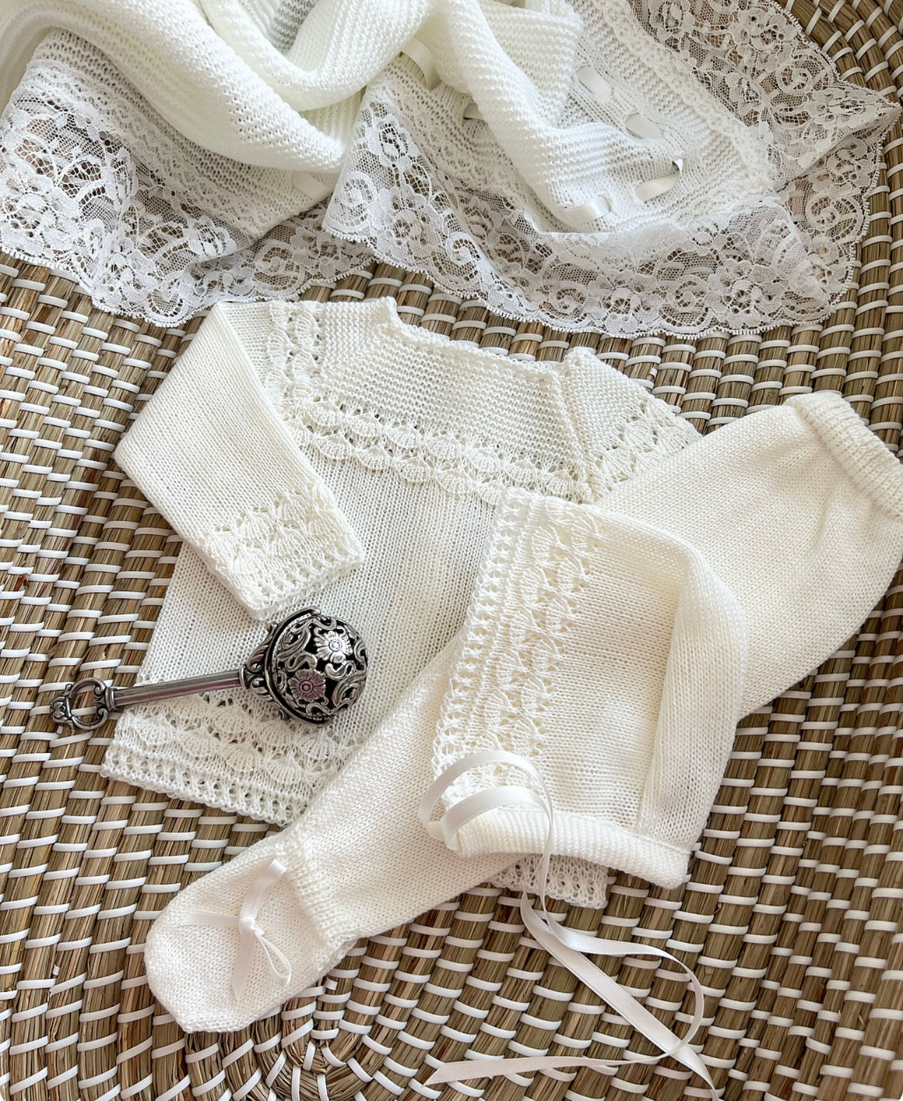 La Pelosa ~ in chic cream 