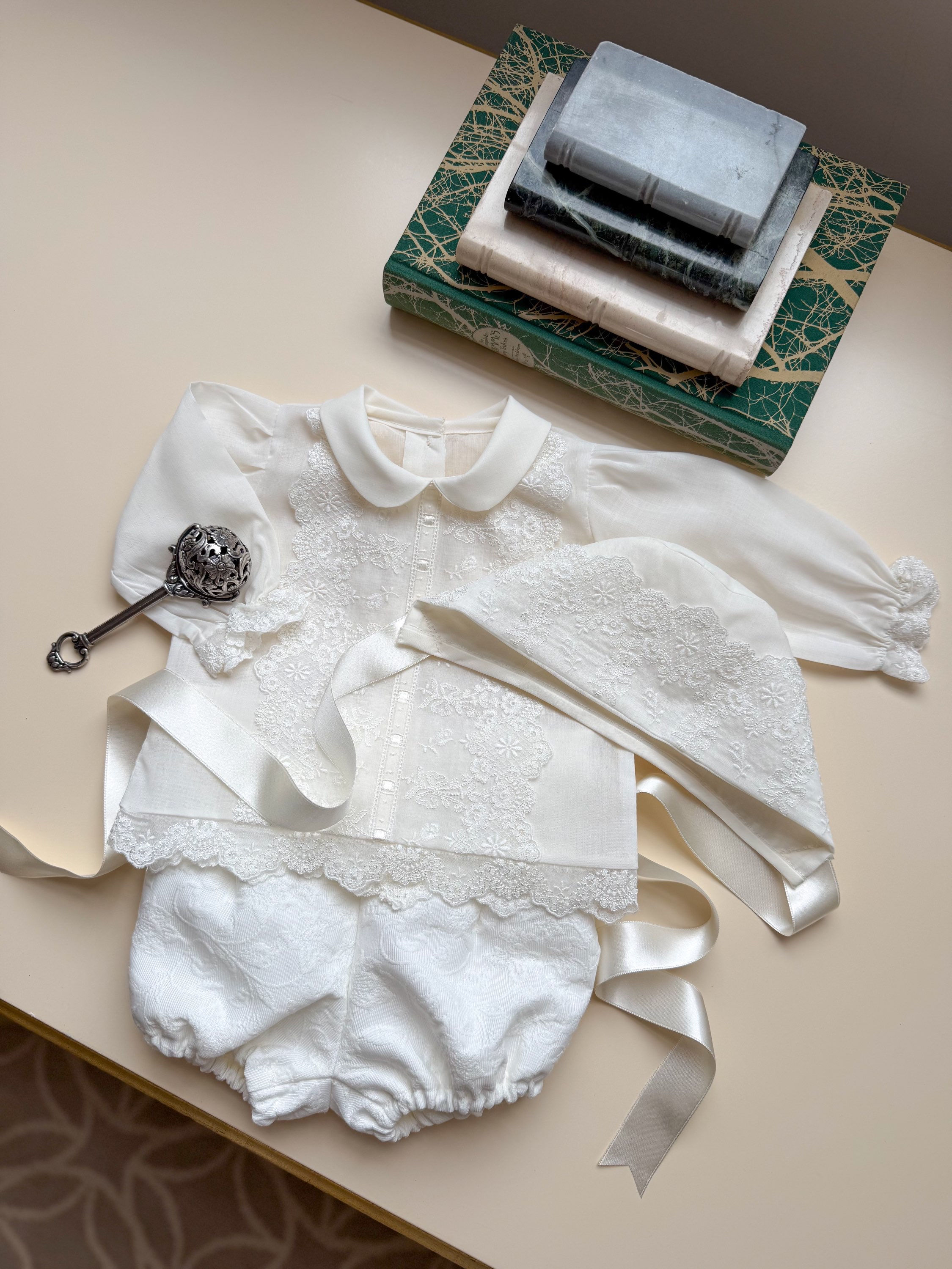 Vernazza Verrati shorts set ~ comes with bonnet and socks