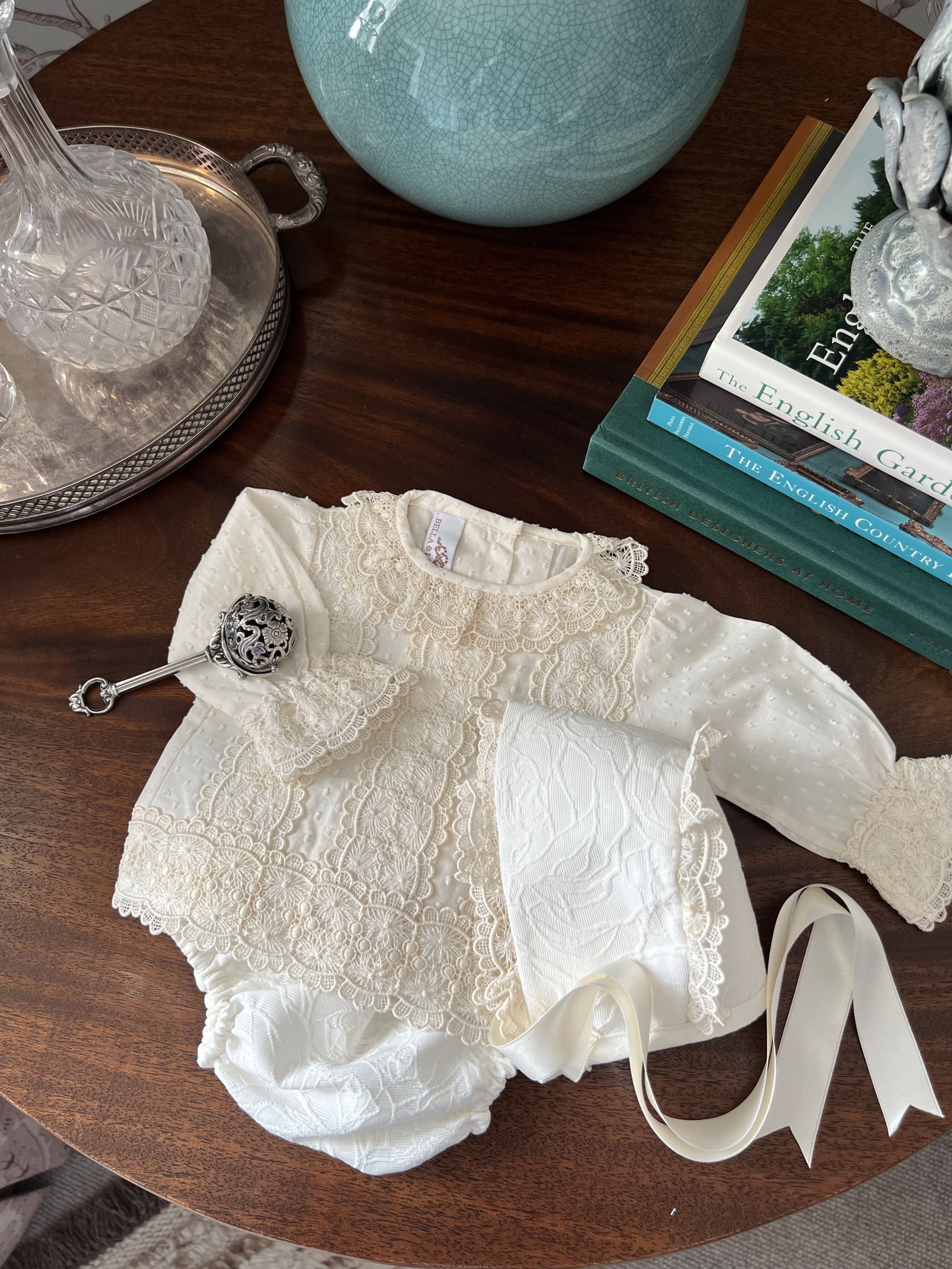 San Gimignano ( bloomers set with bonnet and knitted socks)