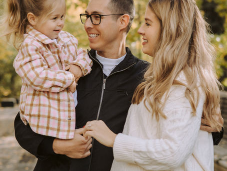 Princes Island Park, Calgary, Fall Family Photoshoot Mini Session - Sykroa Family