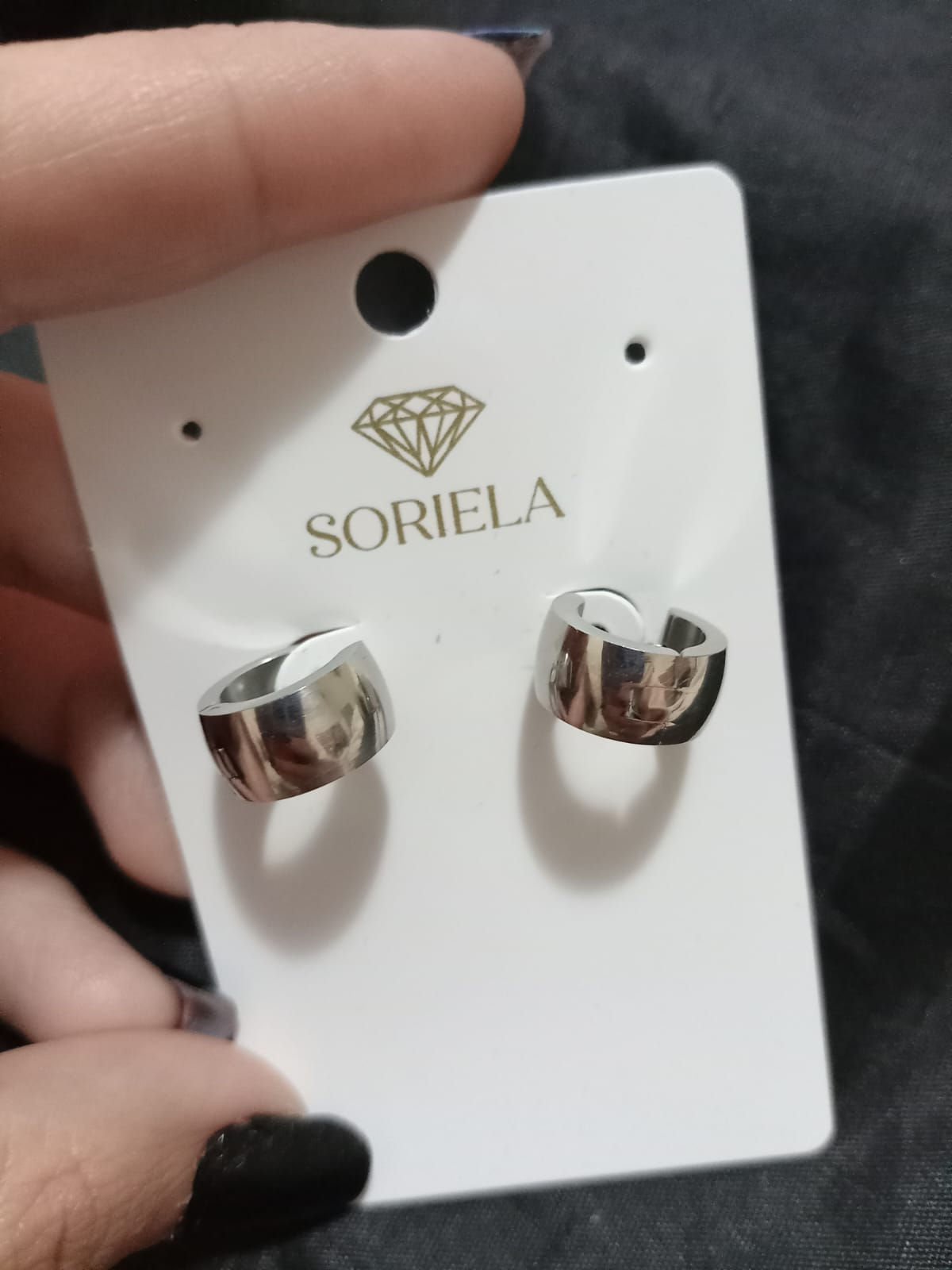 Brinco em aço unissex