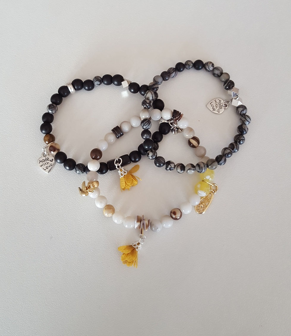 Thumbnail: 3 bracelets oud goud in half edelsteen