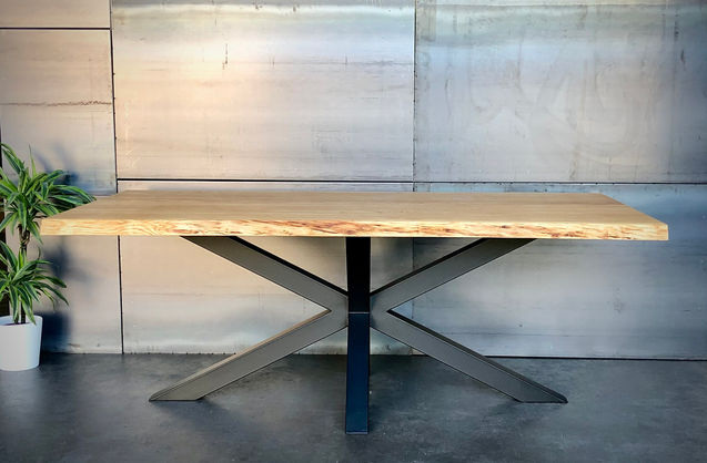 Table sur-mesure artisanale en acier et bois chêne. Steel's