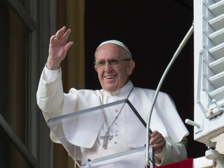 Papa no Angelus: "Acolher Deus com humildade e generosidade"