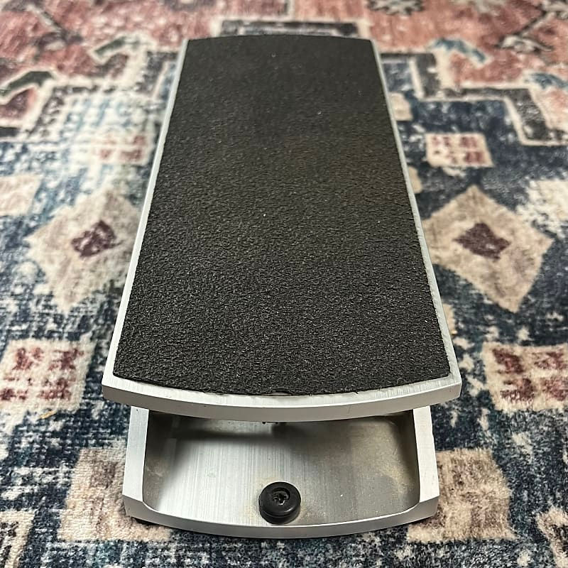 Thumbnail: Ernie Ball Stereo 25K OHM Guitar Effects Pedal!