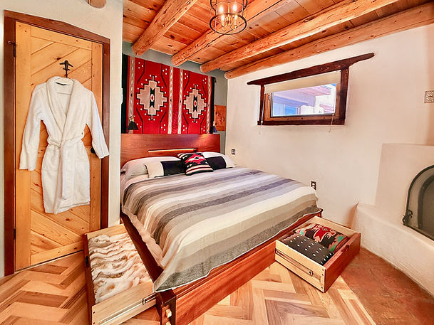 16 Primary Bed.jpg