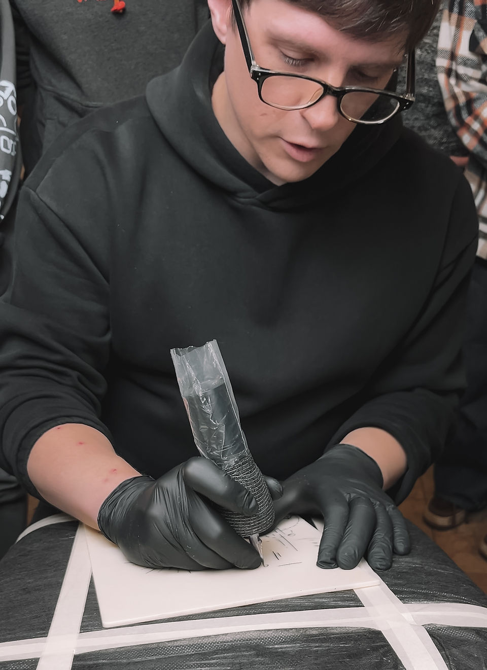 Tattoo Academy освітній захід для підлітків, тату подія Київ, навчання татуюванню, еволюція тату, творчий майстер-клас, тату лекція