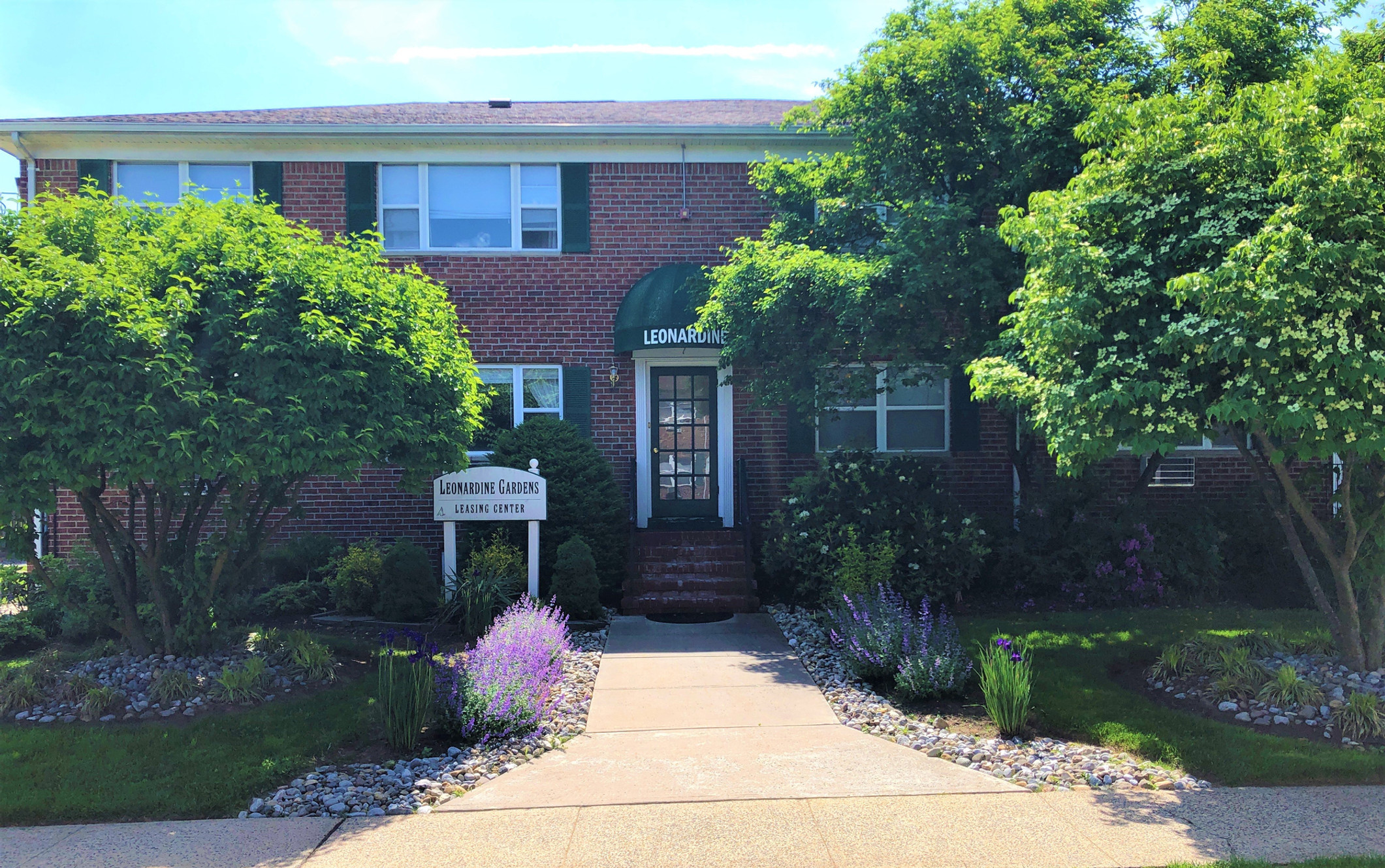 Leonardine Gardens Apartments photos