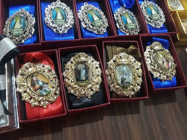 Thumbnail: Customized Devotional Medallion