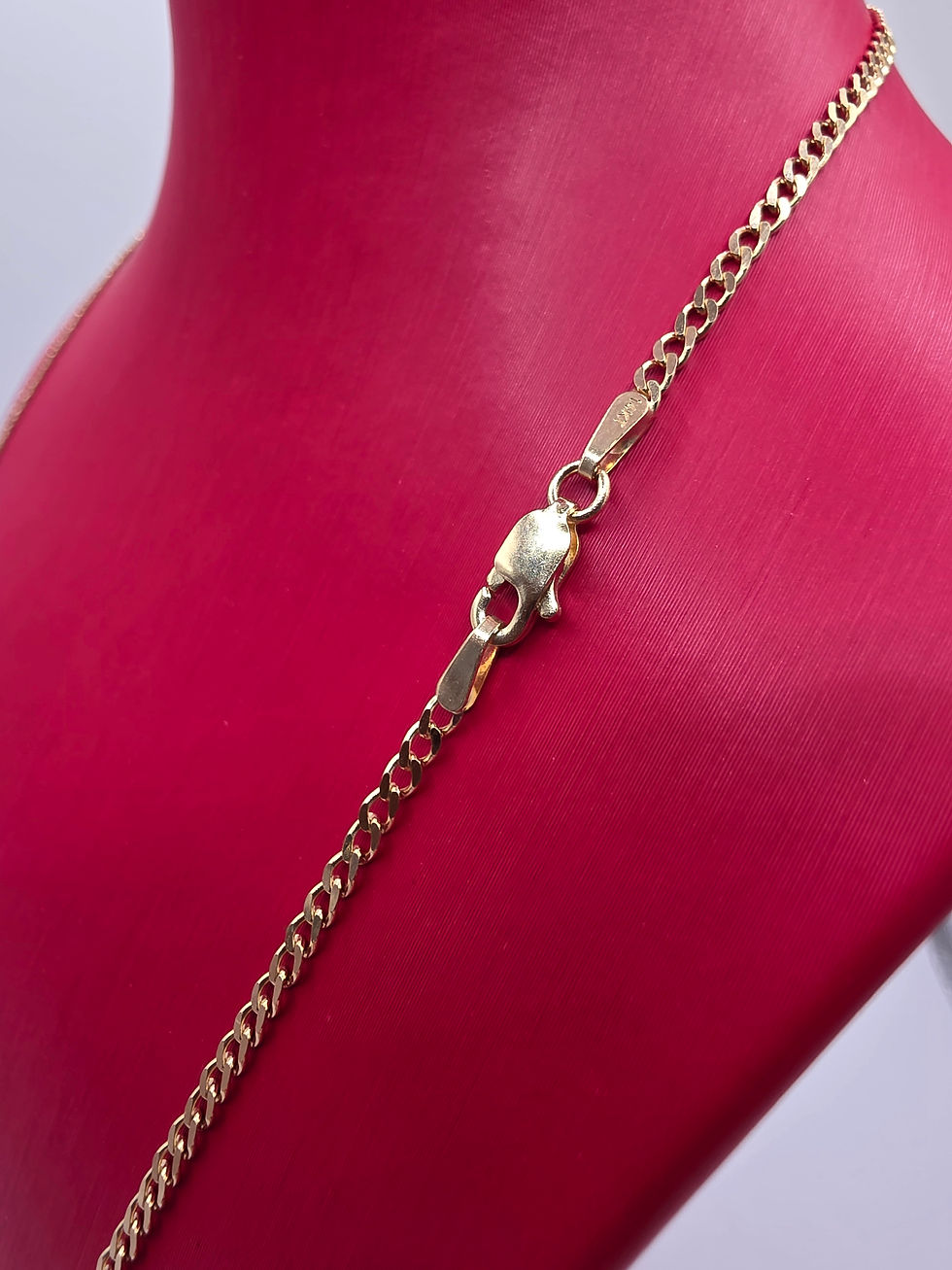 Miniatura: Cadena estilo cubana con dije de corazón.