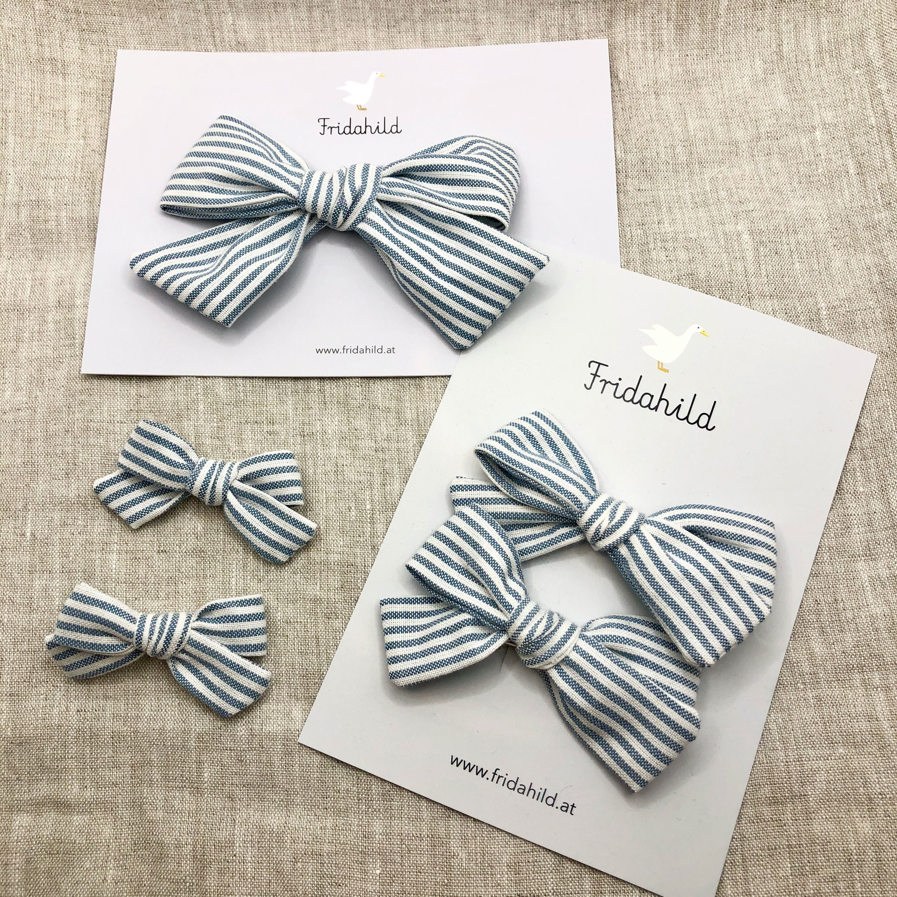 Schleifen hellblau gestreift