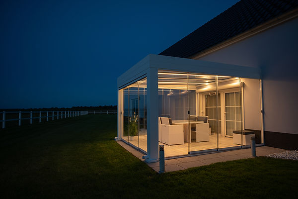 Flachdach weiß mit LED Strips
